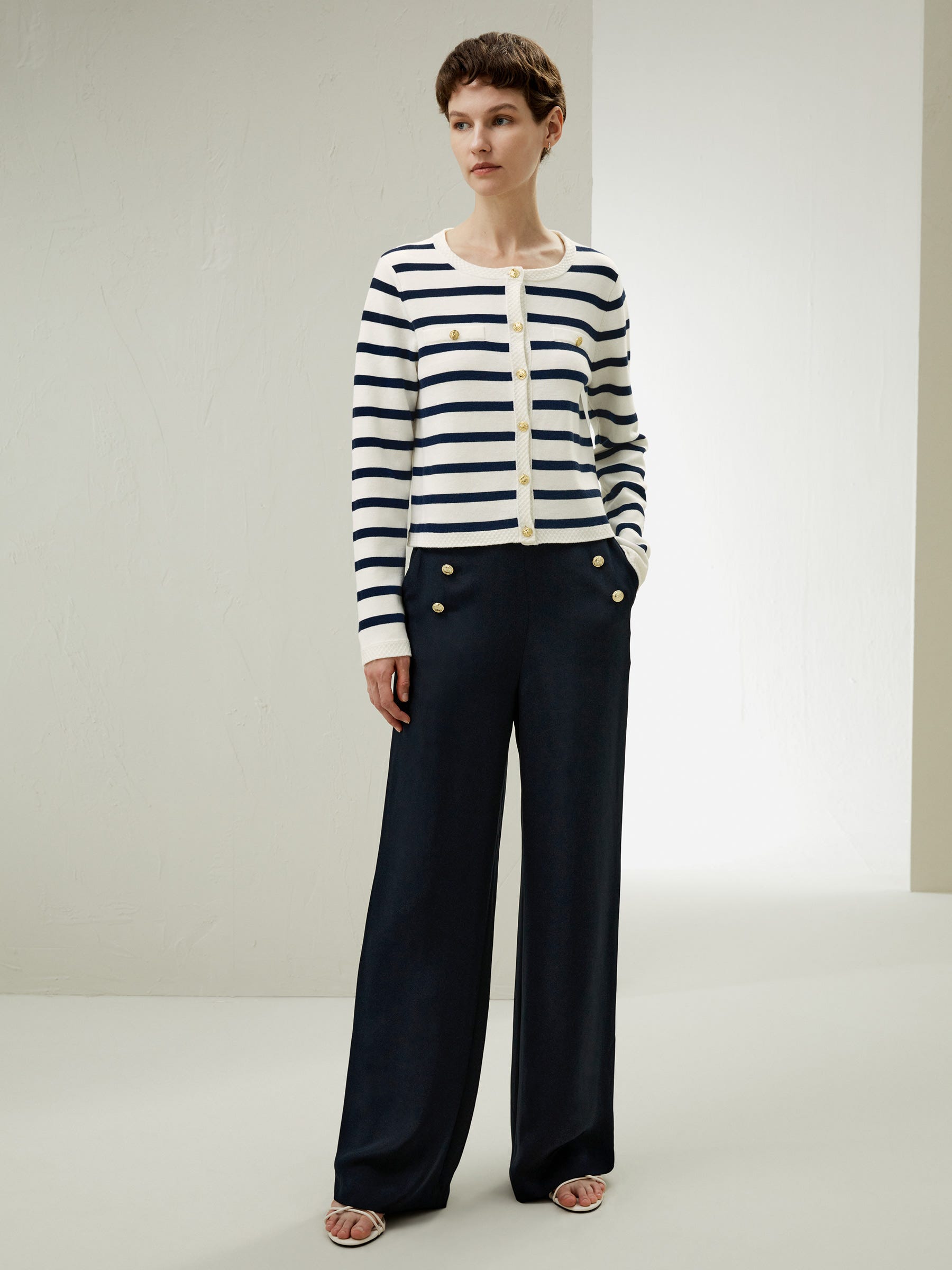 #color_navy-blue-with-white-stripes