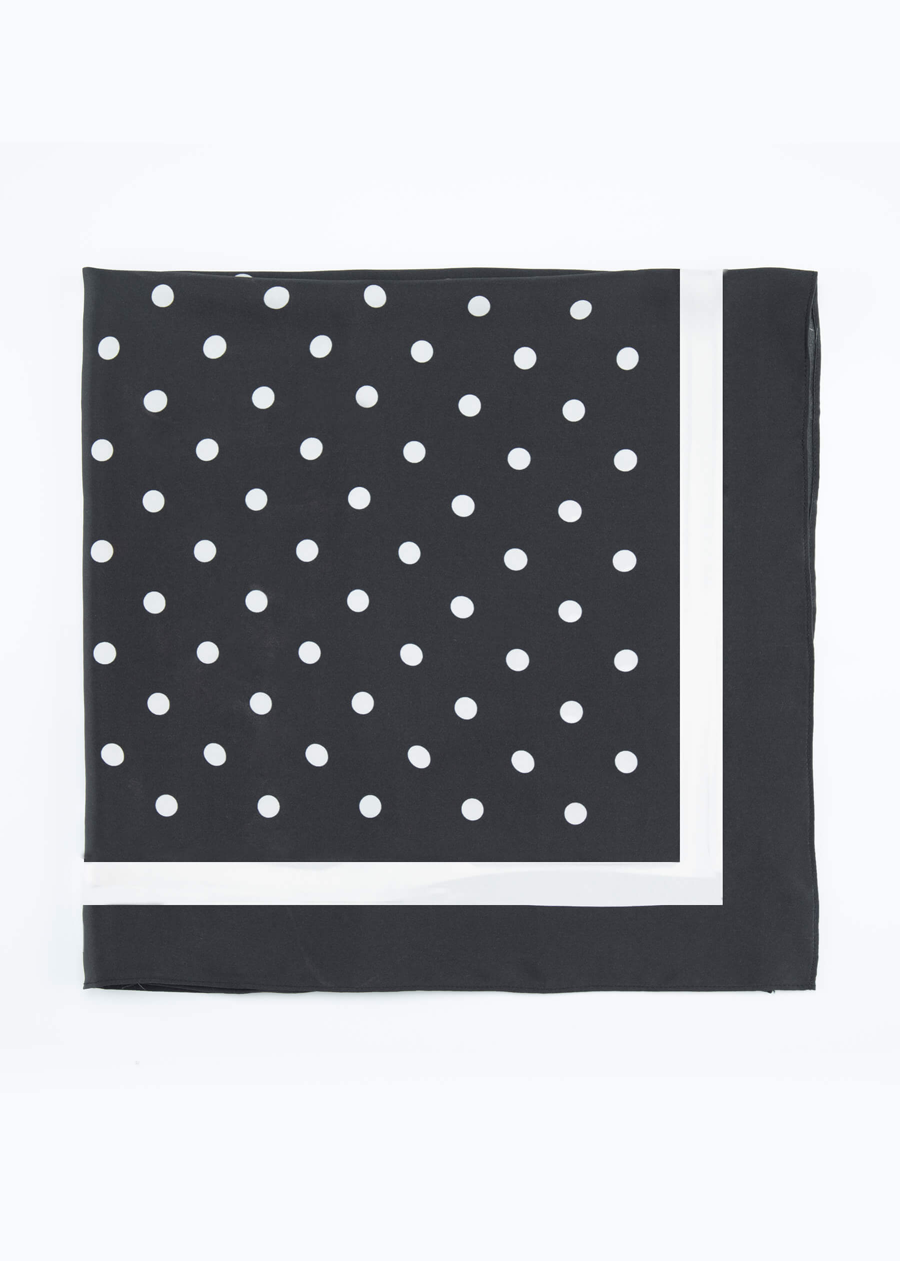 #color_black-polka-dots