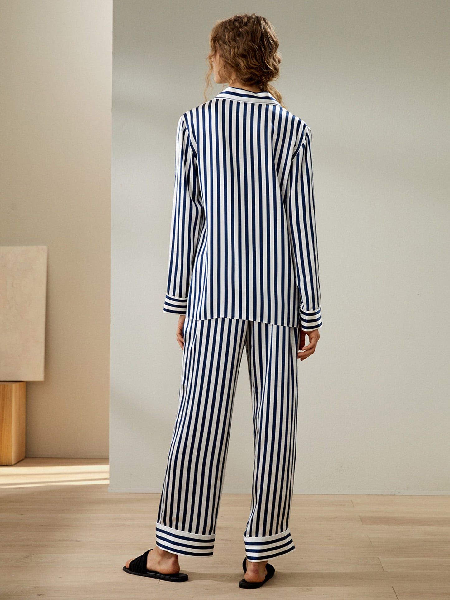 #color_blue-white-pinstripes