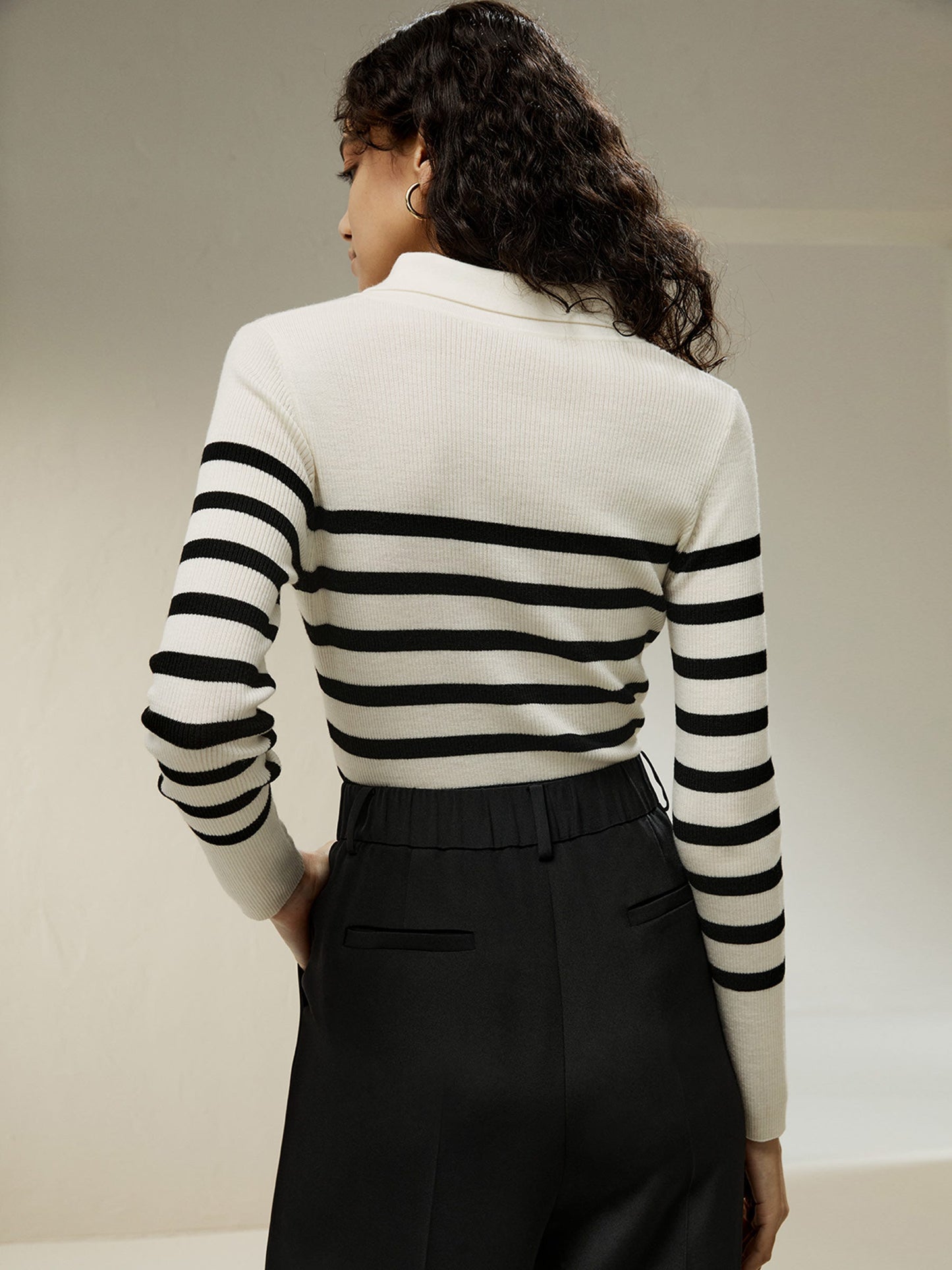 #color_white-with-black-stripes