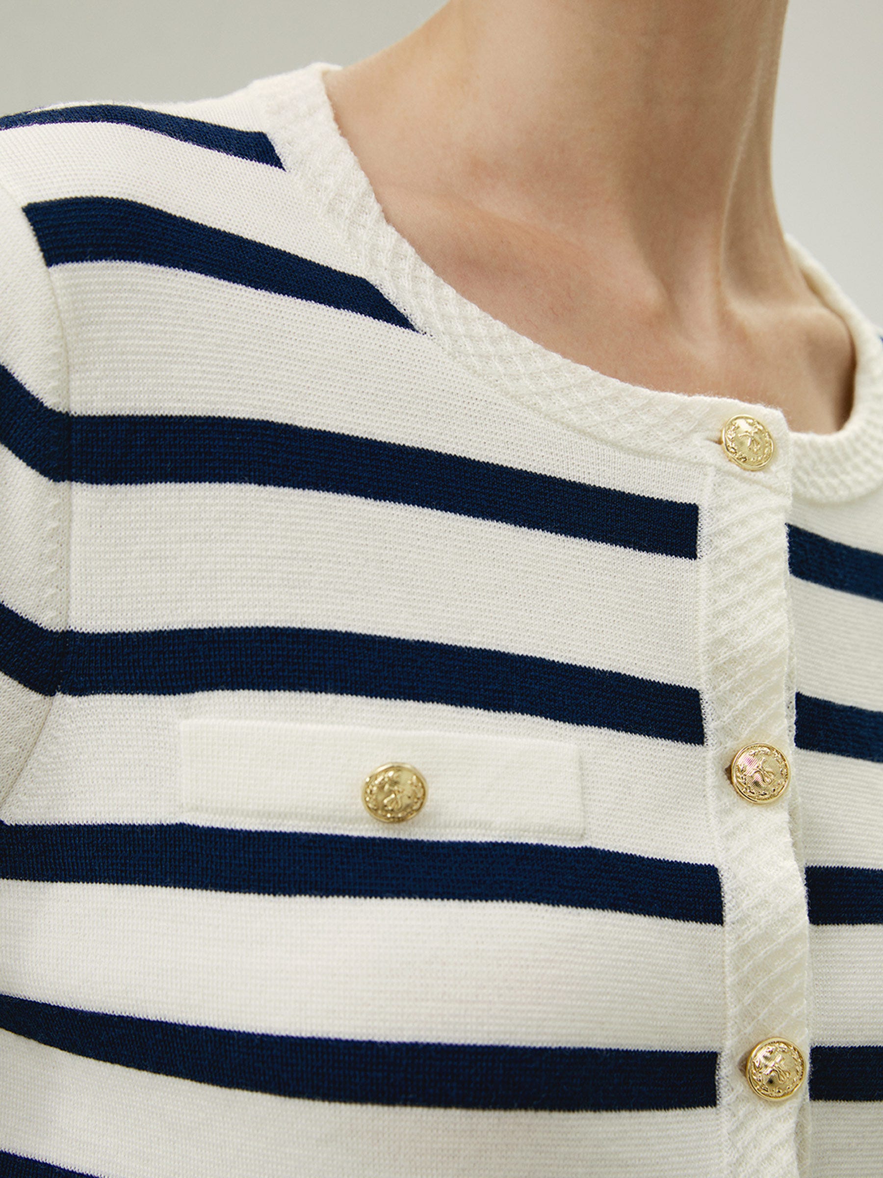 #color_navy-blue-with-white-stripes