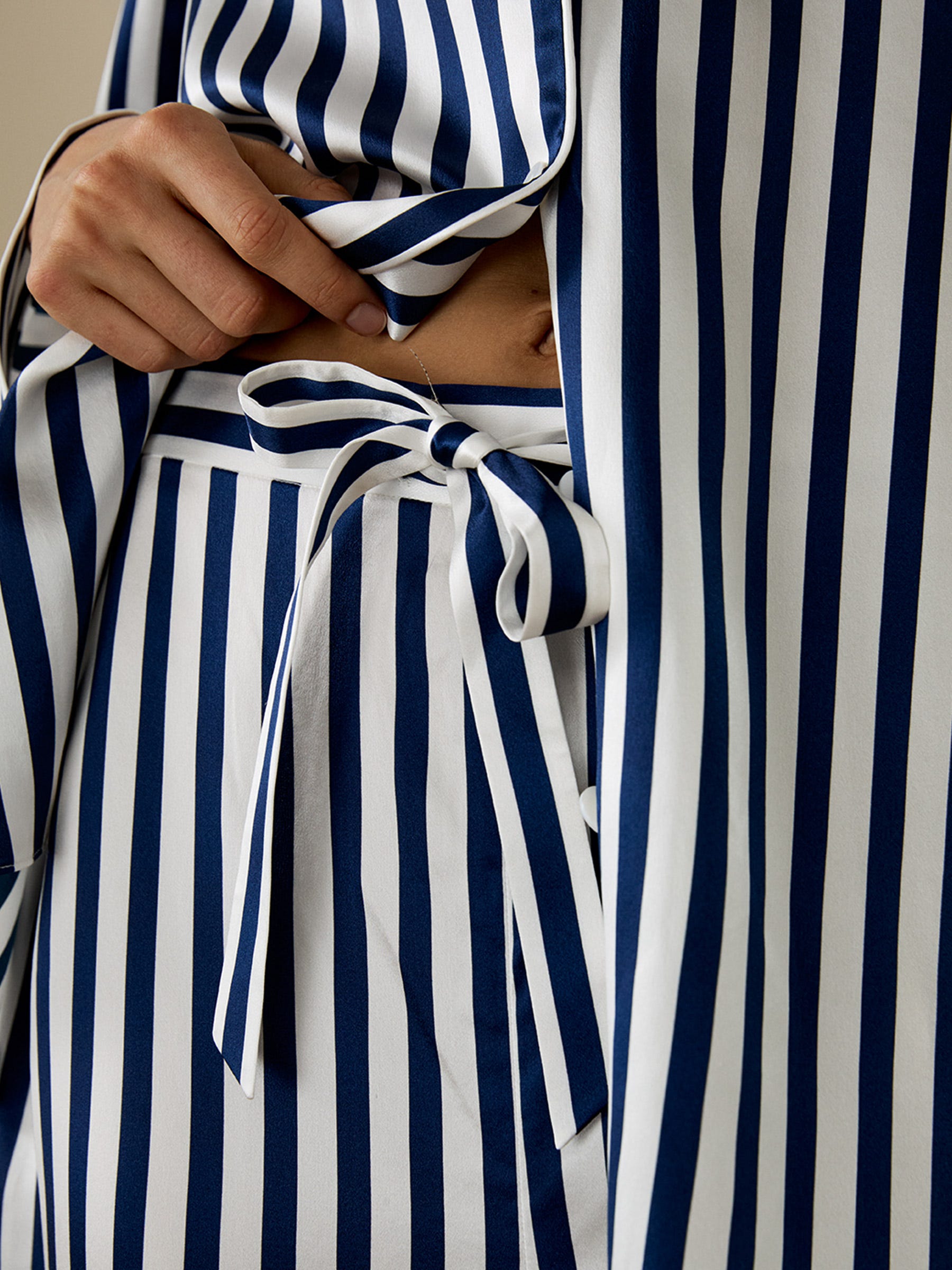 #color_blue-white-pinstripes