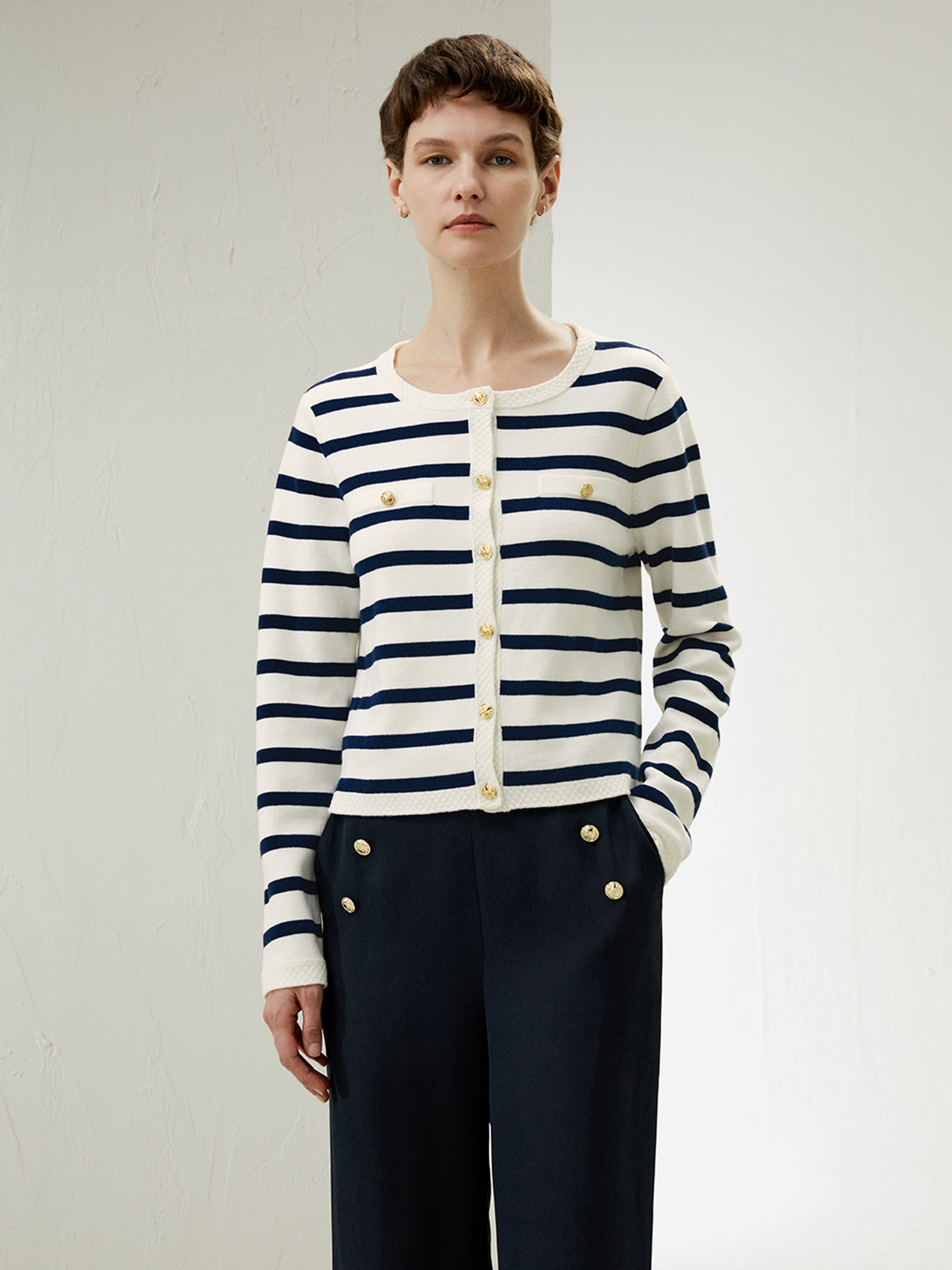 #color_navy-blue-with-white-stripes